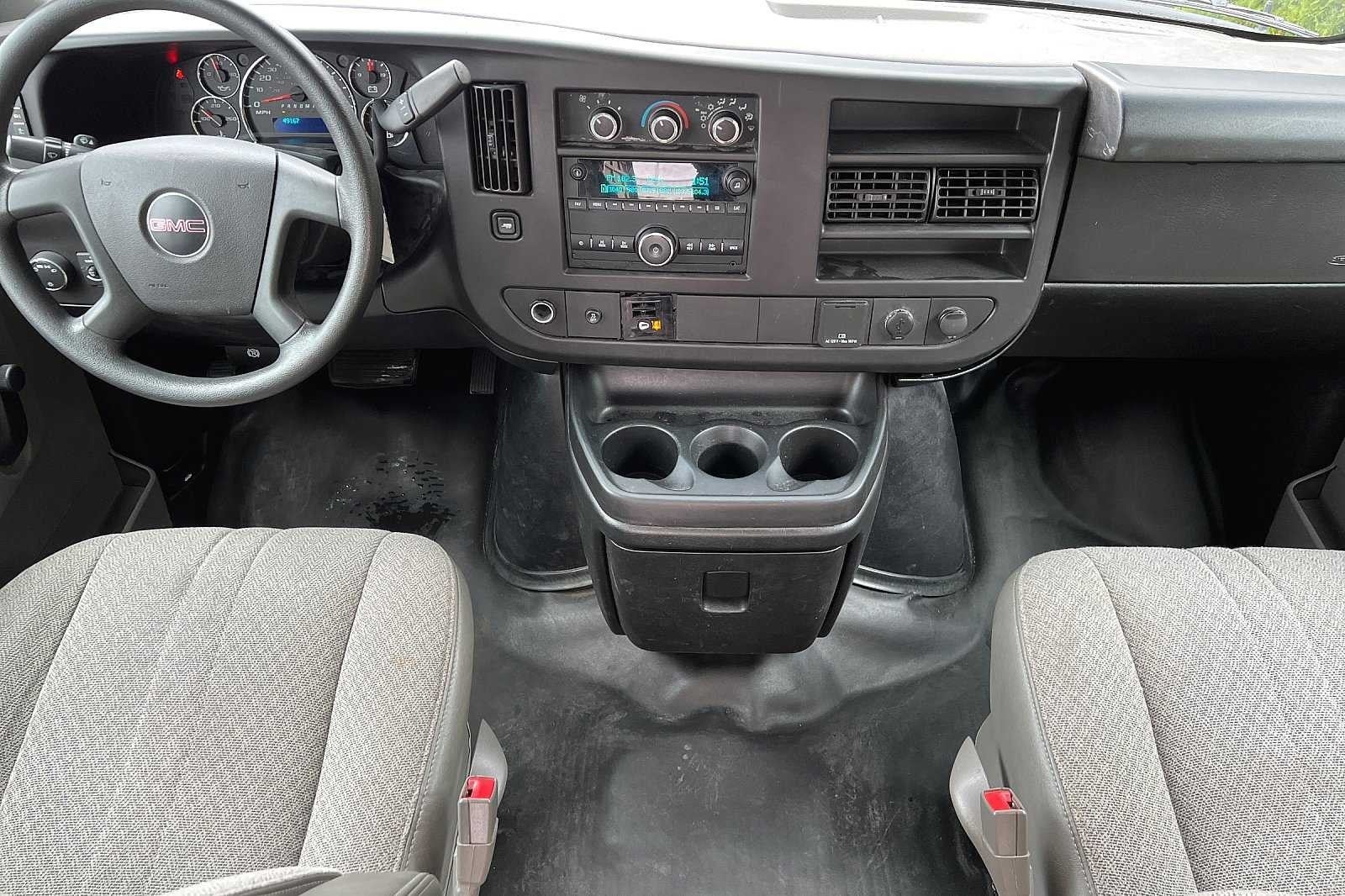 2019 GMC Savana Cutaway 16' Box Van